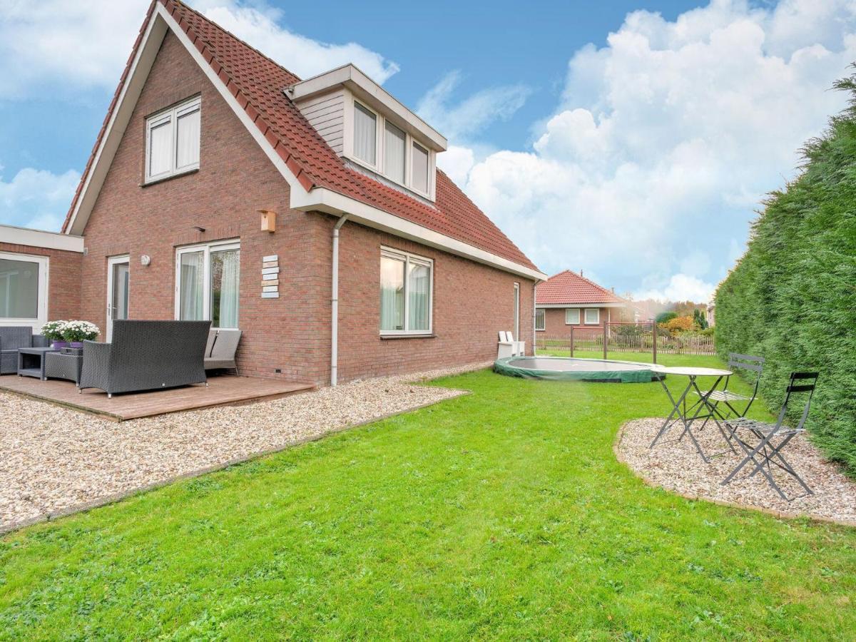 Captivating Holiday Home In Zeewolde Near Forest Esterno foto