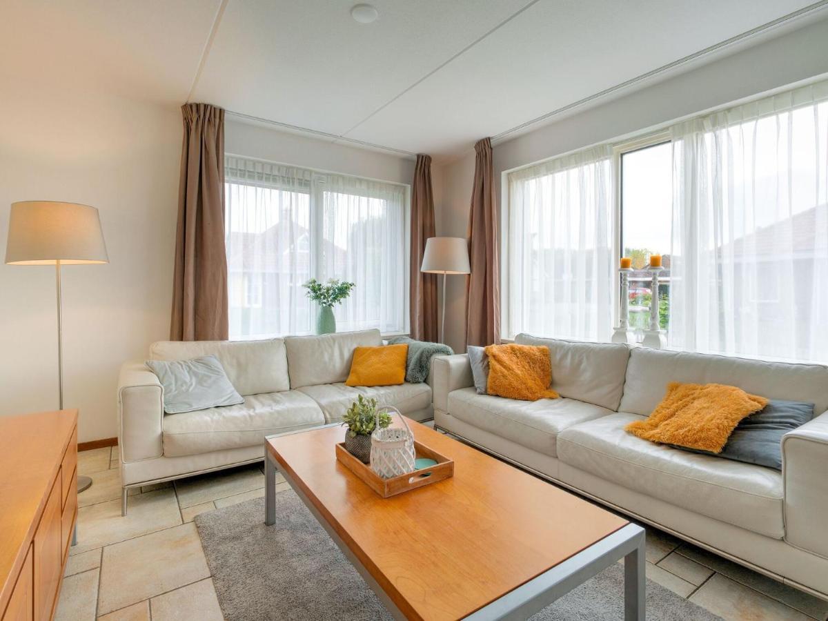Captivating Holiday Home In Zeewolde Near Forest Esterno foto
